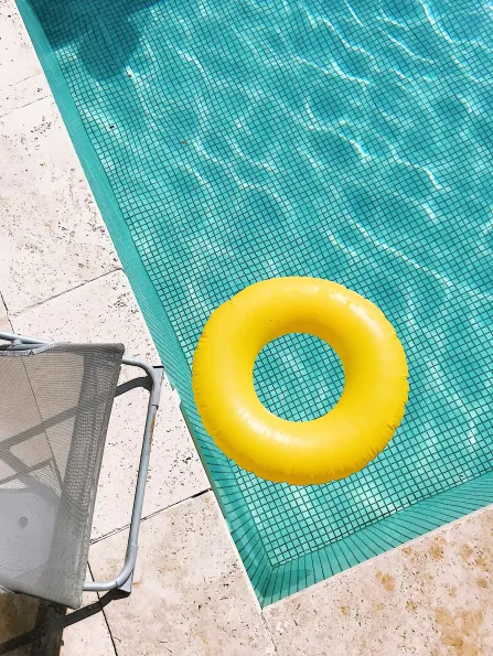 PISCINE À PONT SAINT ESPRIT